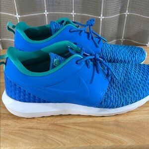 Nike Bright Blue & Teal Knit Low-Top Sneakers